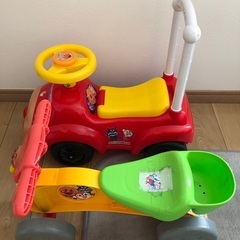 【2コセット】アンパンマンのくるまとバイク　乗用玩具　車の画像