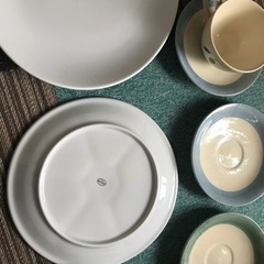 外国の食器　下北沢駅まで取りに来てくれる方。