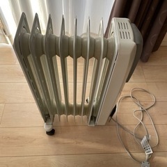 デロンギ　オイルヒーター　形式H770812EFS