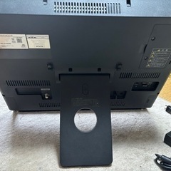 NECのパソコンとキーボードの画像
