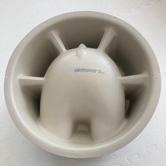 Bumbo バンボ　人気色　サンドベージュ　テーブルの画像
