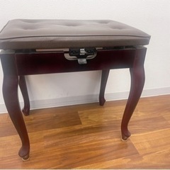 ピアノの椅子　ブラウンの画像