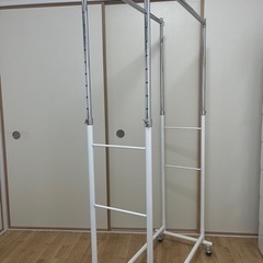 ハンガーラックの画像