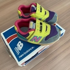 ニューバランス　スニーカーの画像