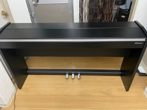Roland F-140R電子ピアノ　88鍵盤椅子付き 黒木目調仕上げ