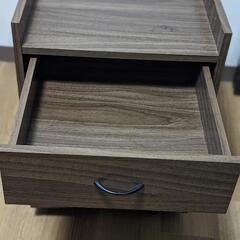 木目調サイドテーブルの画像