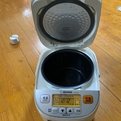 炊飯器の画像