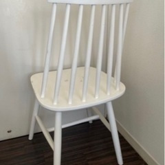 木製　白　椅子の画像