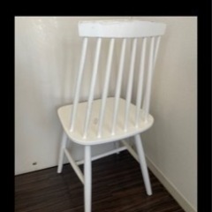 木製　白　椅子の画像