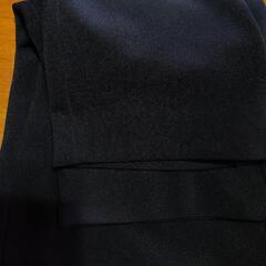 レディースの黒ズボンの画像