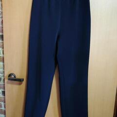 レディースの黒ズボン