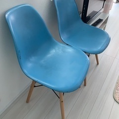 椅子二つまとめての画像