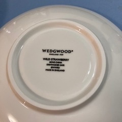 新品　3点セット✖️2 　WEDGWOOD ワイルドストロベリー　ティーカップ　ソーサー　ケーキ皿　セットの画像
