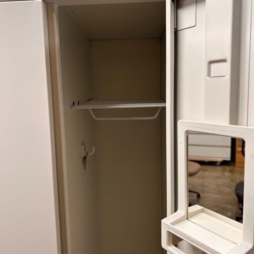 オカムラ okamura 4574FZ ZA75 Ｗ900Ｄ515 4人用ロッカー 鍵付 ホワイト シンプル