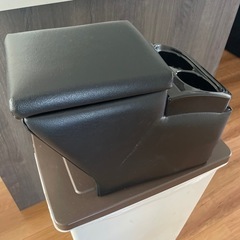 ヤリスアームレストとその他の画像