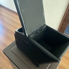 ヤリスアームレストとその他の画像