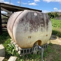 貯水タンク1トン