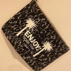 LORINZA ロリンザ　クラッチ バッグ　ほぼ新品