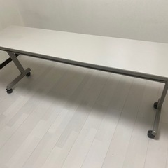 (決定)折りたたみ式事務作業テーブル❣️