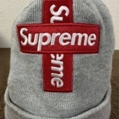 supremeニットの画像
