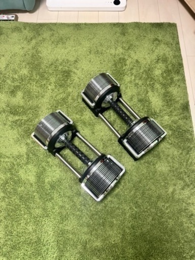 可変式ダンベル（32kg,1kg単位で可変可能）