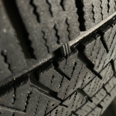 245/40/20 vrx2 スタッドレスの画像