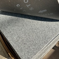 ※ お取引き中　　　東リ　タイルカーペット　の画像