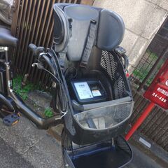 262🔵🔴🟢お子様土日もと土足のままご試乗可能です。ブリヂストン、ヤマハ共同生産モデル、  🌕️２０インチ、チャイルドシート、３人乗り、２人乗り、１人乗り、電動アシスト自転車  🟢バカ良心的な電動自転車屋🔴土日もお子様と土足のまま、ご試乗可能です。  🔴安心の無料保証；点検サービス付き🟢バカ良心的な中古電動自転車屋です。  🌈　電動自転車・リサイクル専門店　🔵　ご試乗をしてから、ご購入できます。  🔵後ろチャイルドシートをかごに変更して、１人乗りにもできます。  🔴バッテリーは新品の画像