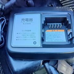 262🔵🔴🟢お子様土日もと土足のままご試乗可能です。ブリヂストン、ヤマハ共同生産モデル、  🌕️２０インチ、チャイルドシート、３人乗り、２人乗り、１人乗り、電動アシスト自転車  🟢バカ良心的な電動自転車屋🔴土日もお子様と土足のまま、ご試乗可能です。  🔴安心の無料保証；点検サービス付き🟢バカ良心的な中古電動自転車屋です。  🌈　電動自転車・リサイクル専門店　🔵　ご試乗をしてから、ご購入できます。  🔵後ろチャイルドシートをかごに変更して、１人乗りにもできます。  🔴バッテリーは新品の画像