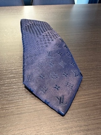 ルイヴィトン　ネクタイ　ネイビー