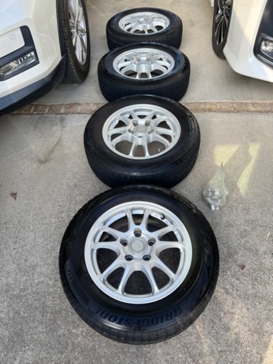 スタッドレスタイヤ　ホイール付き