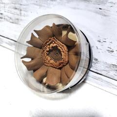 美品♡コサージュ   ブローチ♡ 本革の画像