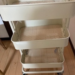 IKEA ロースコグワゴン　タイヤ付きの画像