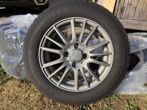 TOYOTA アクア スタッドレス タイヤ