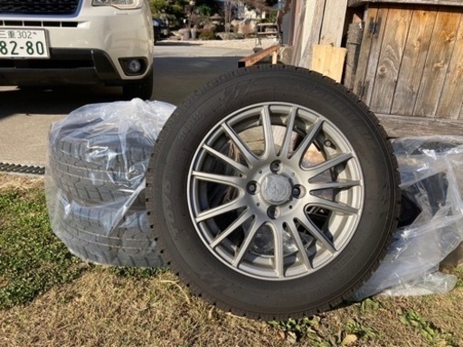 TOYOTA アクア スタッドレス タイヤ