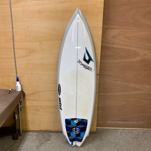 サーフボード④  スポーツ　マリンスポーツ　ボード　カバーあり　中古