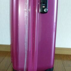 ほぼ新品　キャリーケース　スーツケースの画像