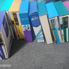 学習塾で使う参考書などの画像