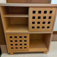 本棚や靴箱に便利、収納家具を差し上げます