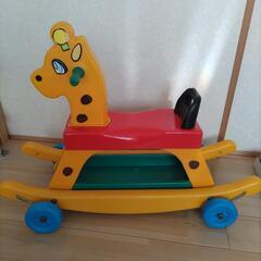 レトロ　キリンさんの乗れる車　揺れる木馬　荷物入れ