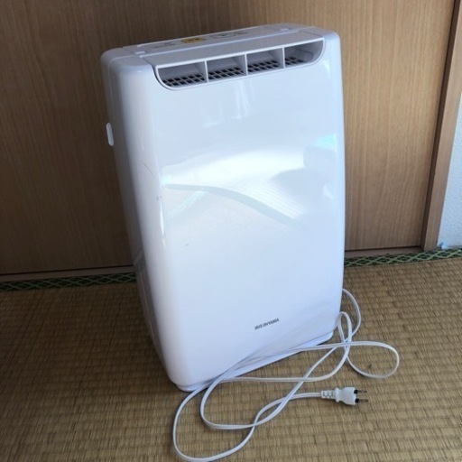 アイリスオーヤマ　衣類乾燥　除湿機　家電