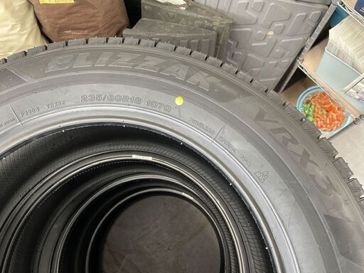 新品 BRIDGESTONE BLIZZAK VRX3 18インチ タイヤ４本 235/60R18 107Q XL 2023年(49週