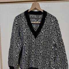 手編みのセーター他を格安でお譲りします。