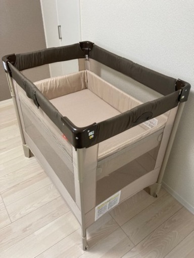 美品　アップリカ(Aprica) 折り畳みミニベビーベッド ココネルエアー