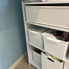 カウンター下収納の画像