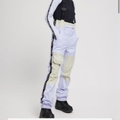 【美品（一箇所のみ傷がある）」Burton Women’s Melter Bib Pantsの画像