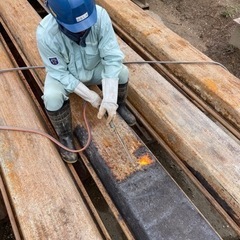 鋼材洗浄、レッカーの手元の画像