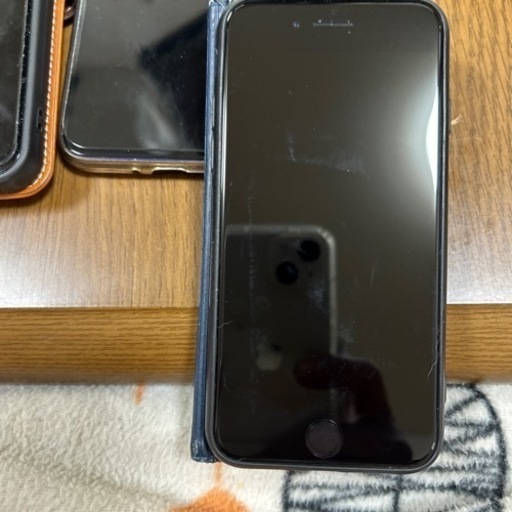 iPhoneSE3世代202264ギガ