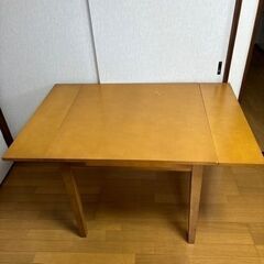 ダイニングテーブル伸長拡張可能