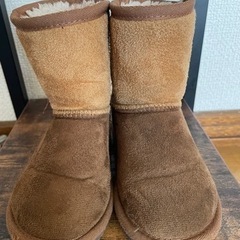 moz  キッズ　ムートンブーツ　16㎝の画像